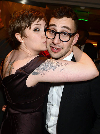 1358198485_lena-dunham-jack-antonoff-560