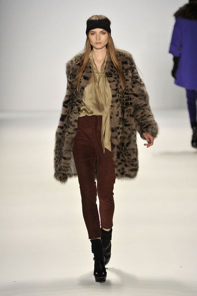 Laurel+Show+Mercedes+Benz+Fashion+Week+Berlin+h4h3xZPMrtnl