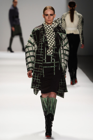 Concept+Korea+Runway+Fall+2013+Mercedes+Benz+GVfrgkAD9v8l
