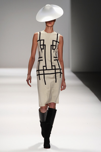 Concept+Korea+Runway+Fall+2013+Mercedes+Benz+HjH3ReKqjdfl