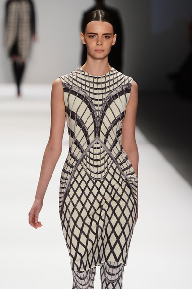 Concept+Korea+Runway+Fall+2013+Mercedes+Benz+fN_xvgNDNmGl