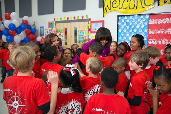 Rachael-Ray-First-Lady-Michelle-Obama-Lets-Move-Cafeteria-Cook-Off-602x401