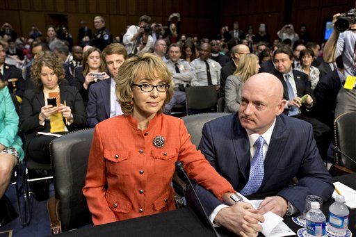 Gabrielle Giffords , Mark Kelly