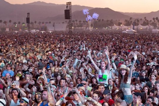 coachella-crowd-2012_0