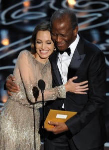 706c0530-a28e-11e3-9ce9-e99a901836fe_Jolie_Poitier2