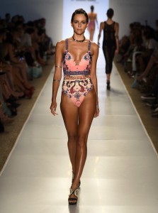 6+Shore+Road+Pooja+Runway+Mercedes+Benz+Fashion+TrGWNV3gQeAl