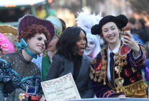 CAMBRIDGE, MA - JANUARY 28: Kerry Washington rides in a parade with cats members Robert Fitzpatrick (L) and David Sheynberg  as she is honored by Hasty Pudding Theatrical with the Hasty Pudding Woman of the Year award January 28, 2016 in Cambridge, Massachusetts.  (Photo by Darren McCollester/Getty Images for Hasty Pudding)