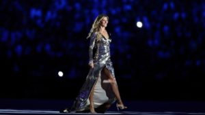 gisele-bundchen-at-olympics-opening-ceremony-b70ec1e4-4baa-4110-8323-4697546a3f42
